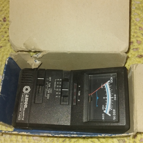 Gifted FREE with Purchase ⭐️ Arion Micon Guitar Tuner - Picture 2 of 5